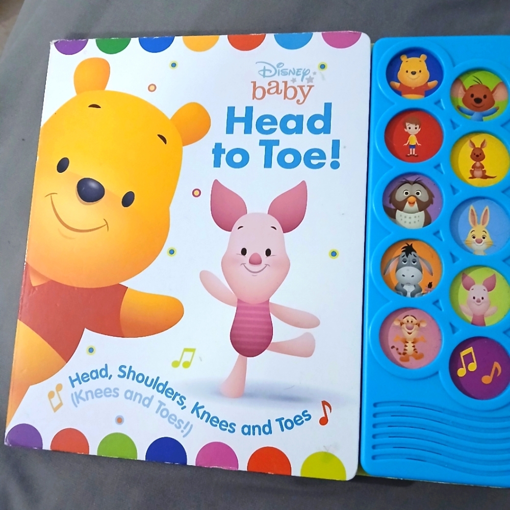 Winnie the Pooh Baby Singing Book